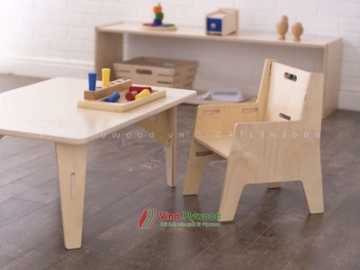 Bộ bàn ghế  ăn dặm  trẻ em BM6802